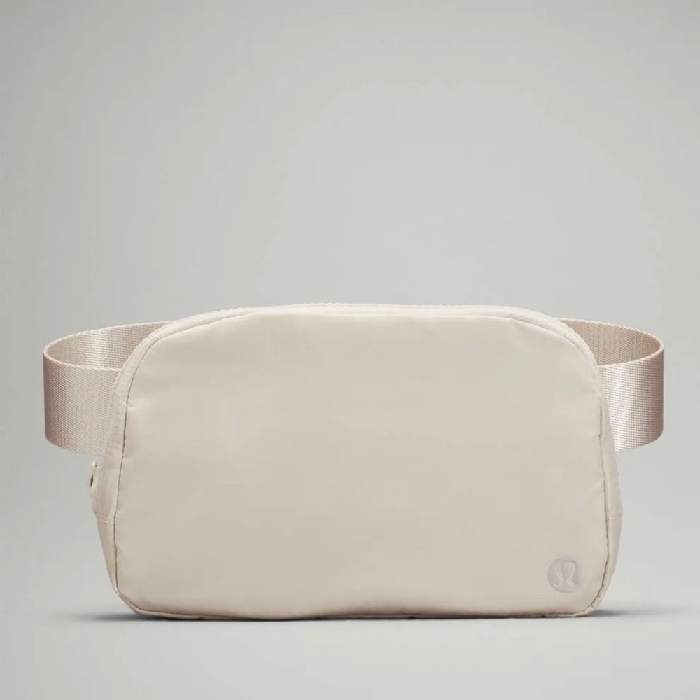 NWT Lululemon everywhere belt bag White Opal